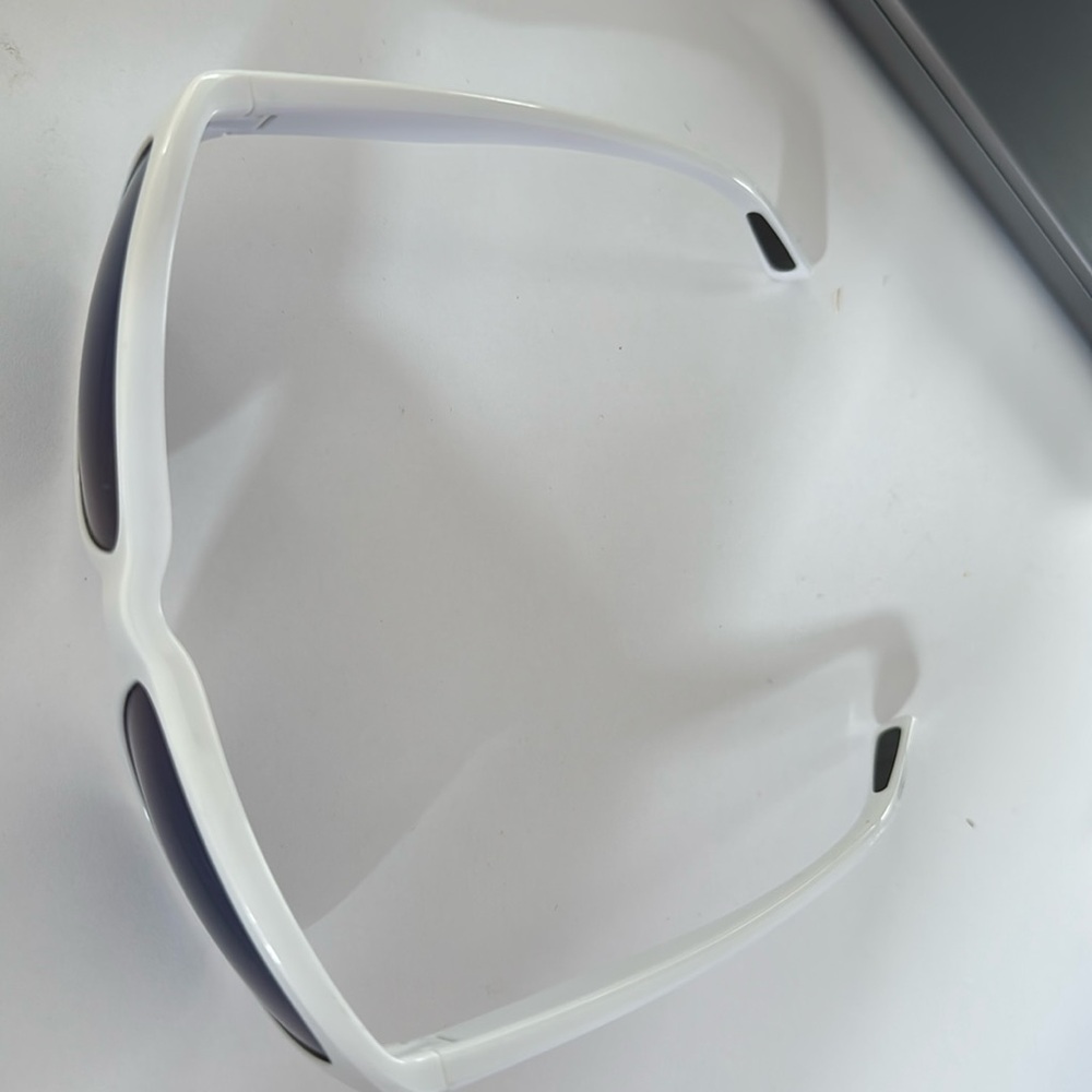 Authentic oakley sunglassesses small size